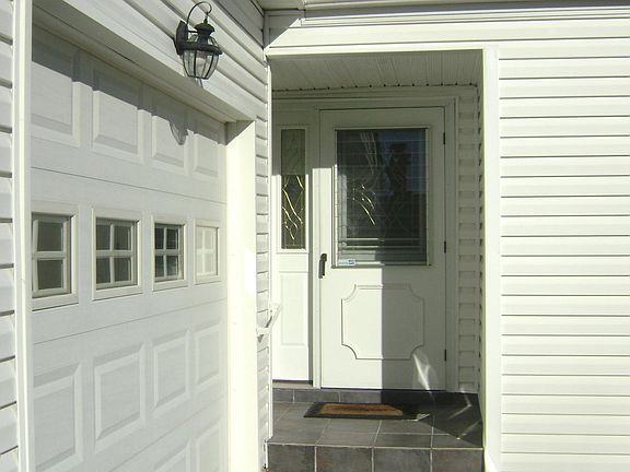 3rd image of 31 Gorginio Dr