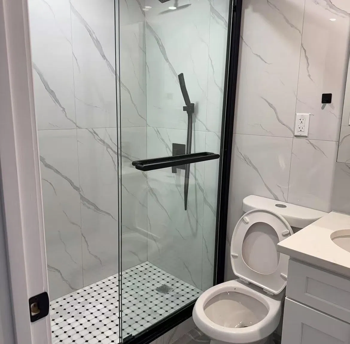 3 bed, 1300 sqft, $3,300 — Photo 1
