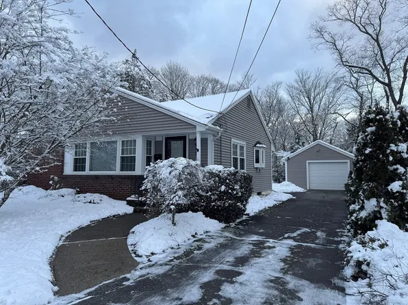 71 Elmwood Ave, Attleboro, MA 02703