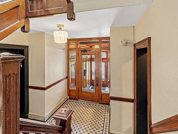5th image of 127 Winthrop Rd APT 6A