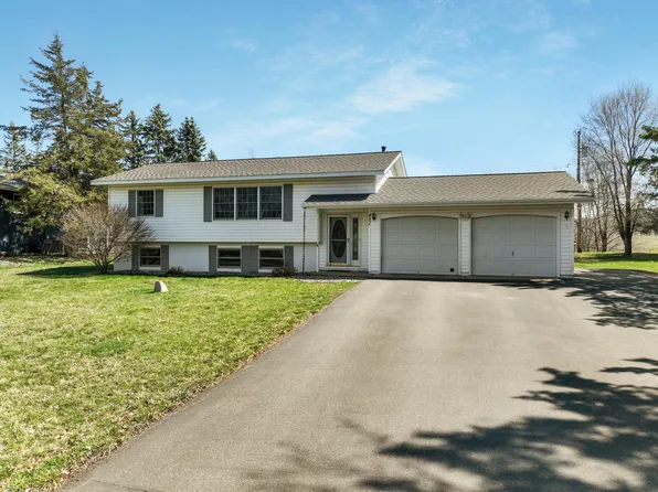 421 Queenan Ave S, Lakeland, MN 55043