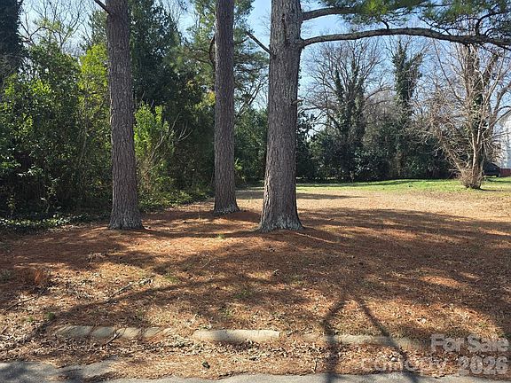 4th image of 105 Culp St