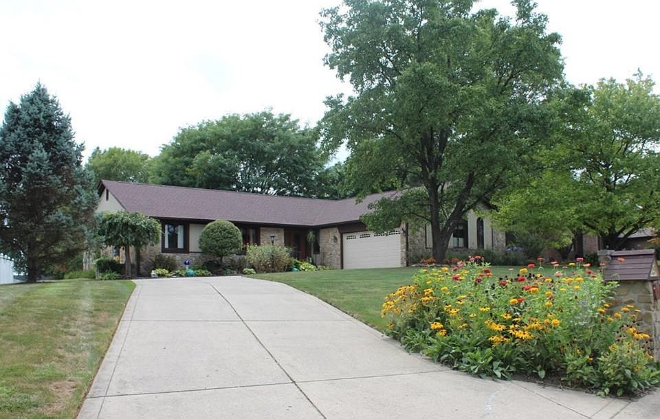 Well maintained custom ranch situated on almost one acre landscaped lot. Popular Raesta Estates in Mooresville.