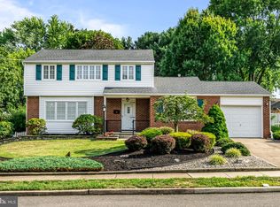 86 Greenwood Dr, Turnersville, NJ 08012