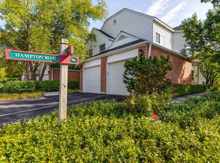 101 Lauralton St #10-A, Lake Bluff, IL 60044