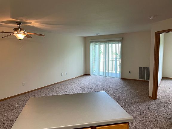 5th image of 925 Harrington Dr APT 203
