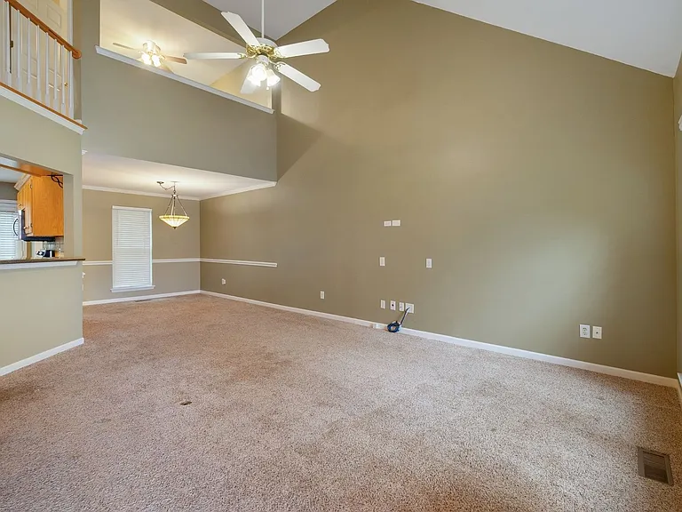 7037 Mooreland Ct — Photo 5