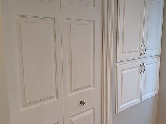 4th image of 335 Powhattan St