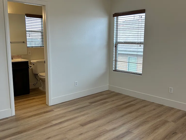 82 Peachtree Hill Ave — Photo 11
