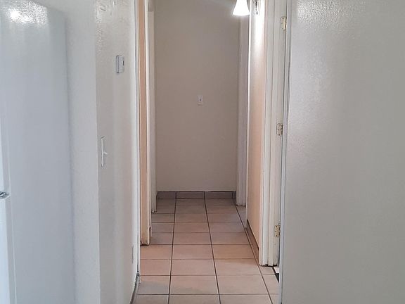 5th image of 1134 E Yuma St