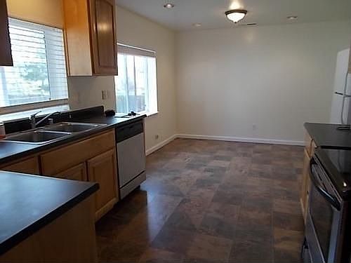 5th image of 845 3rd St
