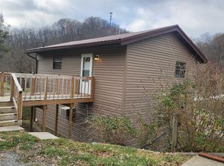 1752 Tyrone Rd, Morgantown, WV 26508