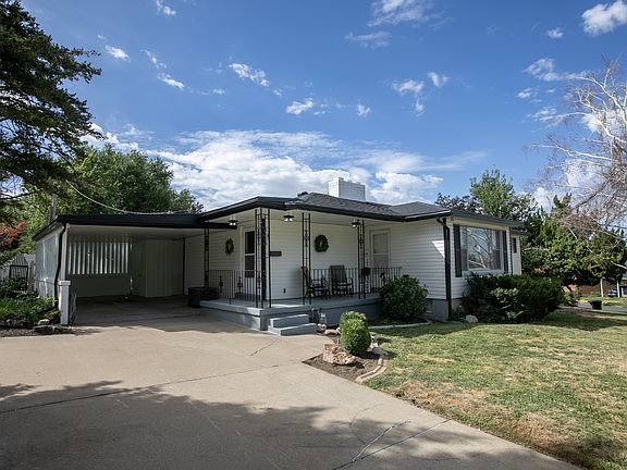 3rd image of 644 Crestwood Cir