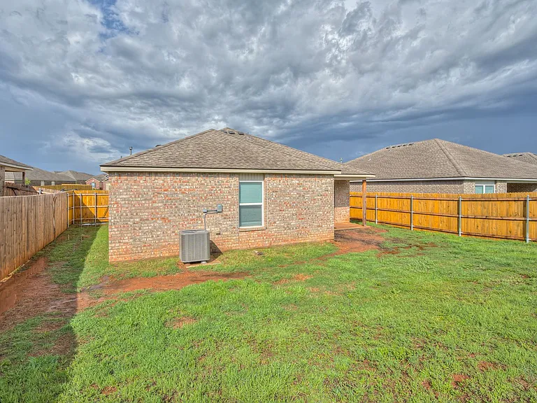 9724 Saddle Dr — Photo 31