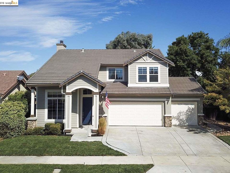 2nd image of 933 Yardley Pl