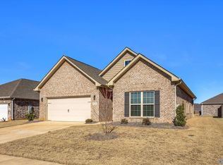 121 Heritage Lakes Blvd, New Market, AL 35761