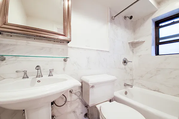 Rented by Warburg | media 7