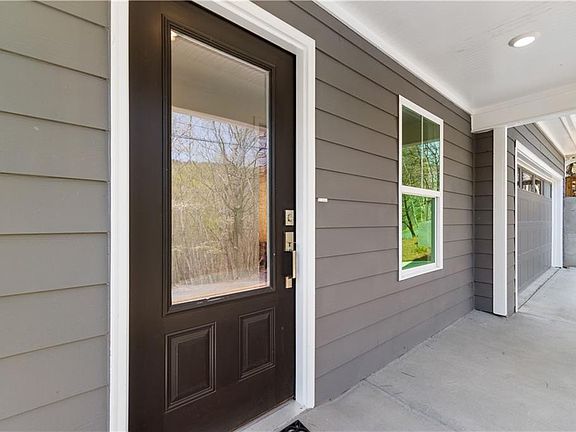 4th image of 305 Ridgewood Dr