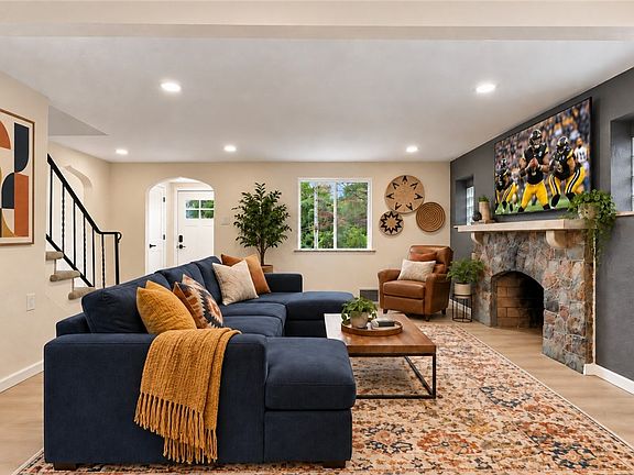 5th image of 3713 Churchview Ave