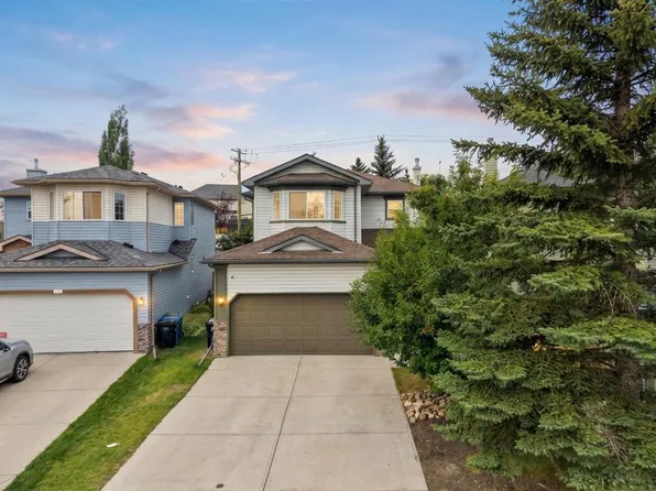 147 Harvest Creek Ct NE, Calgary, AB T3K 4N8