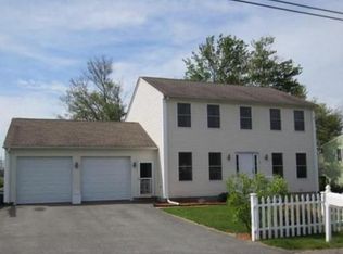 15 S Grove Ave, Warren, RI 02885