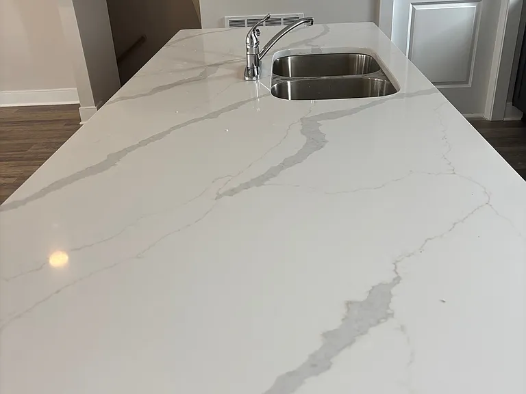 Huge Island with Quartz Counter top