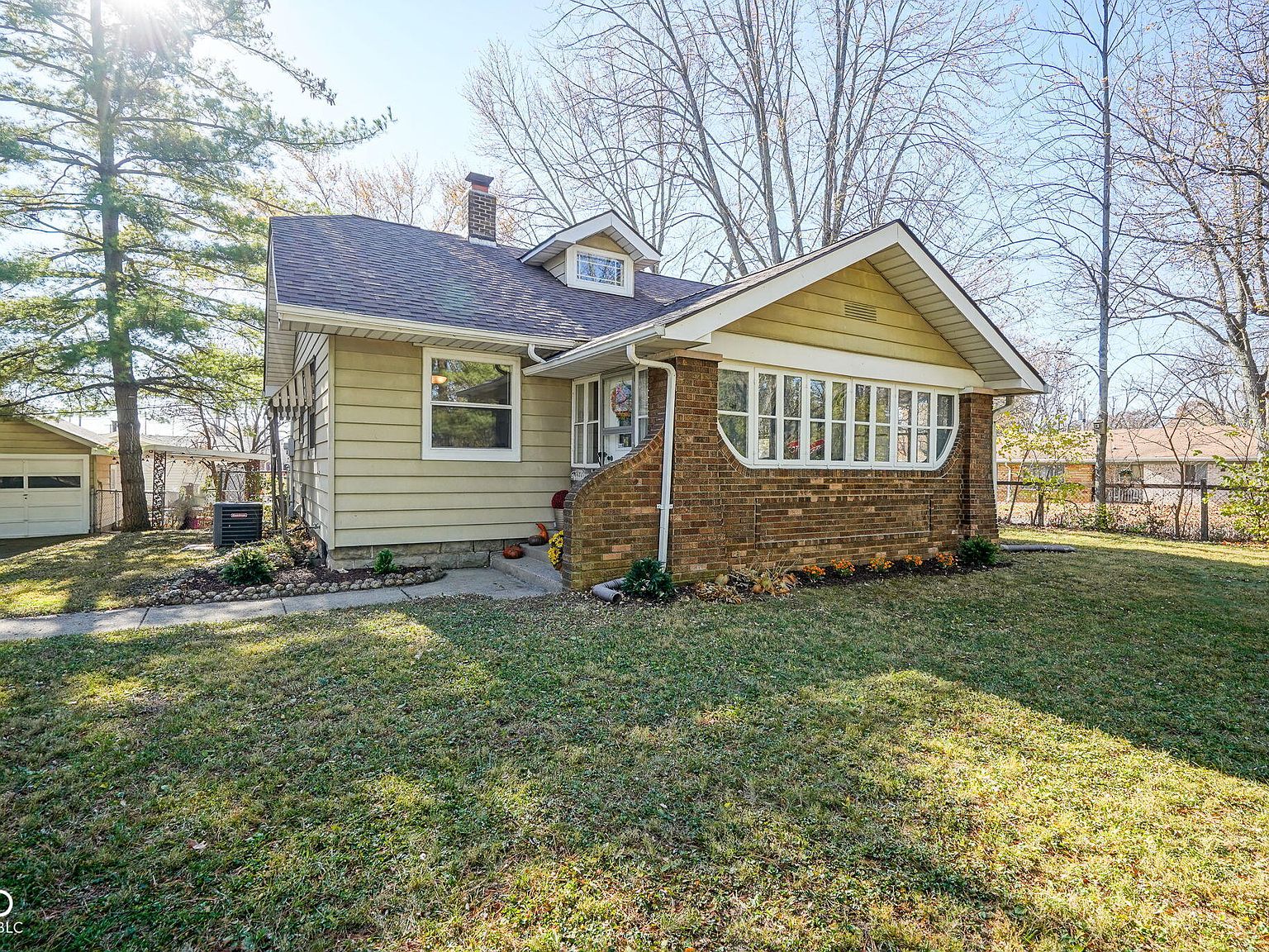 5911 E 18th St, Indianapolis, IN 46218 | Zillow