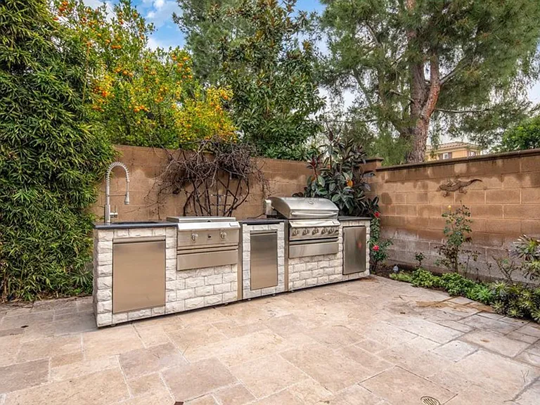 10 Spyrock — Photo 21