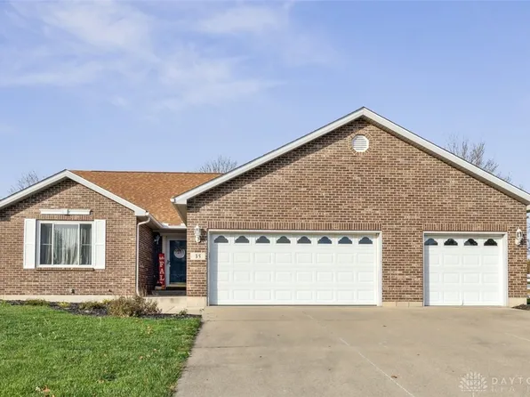 35 Green Knoll Dr, Franklin, OH 45005