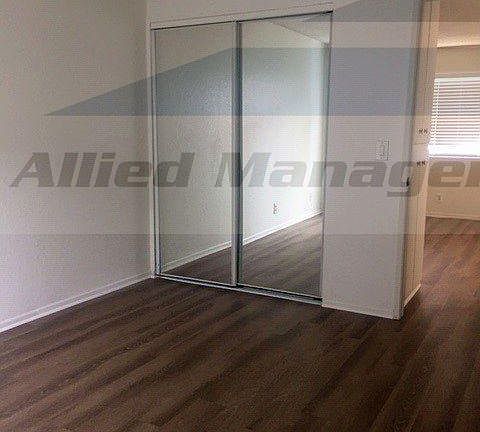 5th image of 930 N Vine Ave APT 19