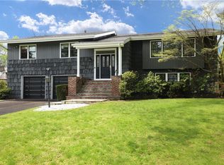 145 Vaneck Dr, New Rochelle, NY 10804