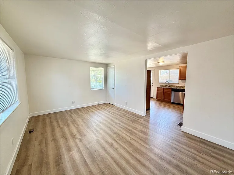 3144 N Vine St — Photo 5