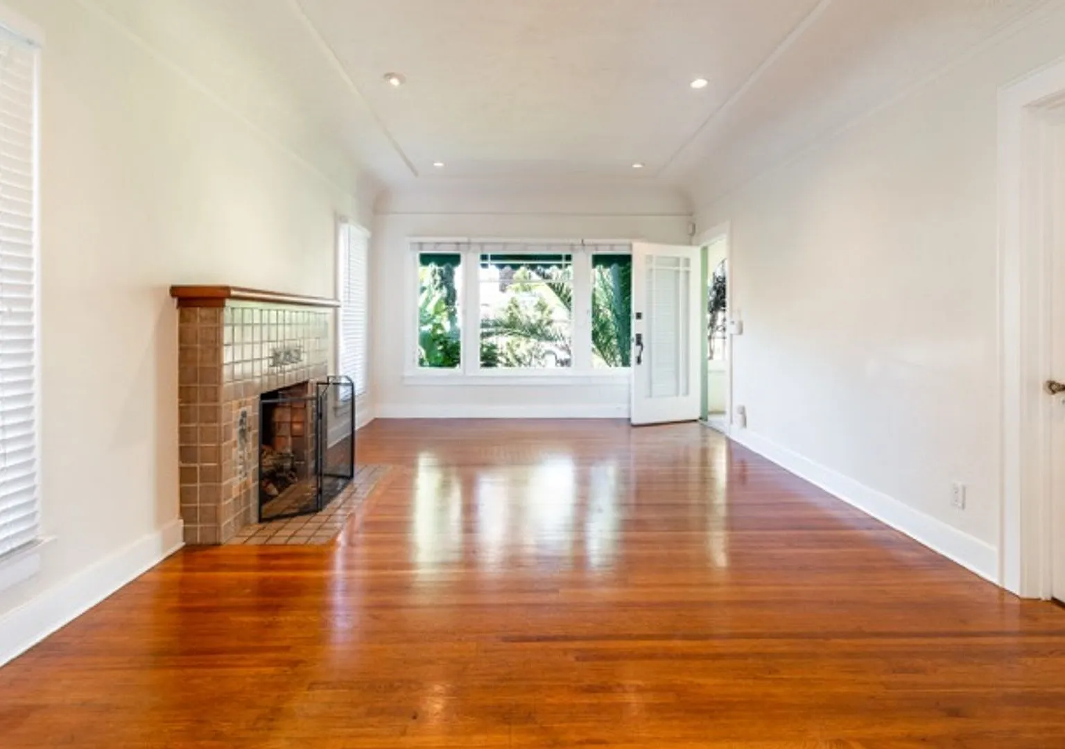 Georgia St. Triplex — Photo 1