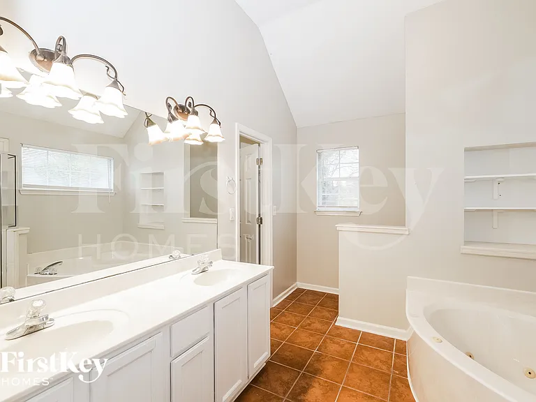 70 Center Oak Dr — Photo 10