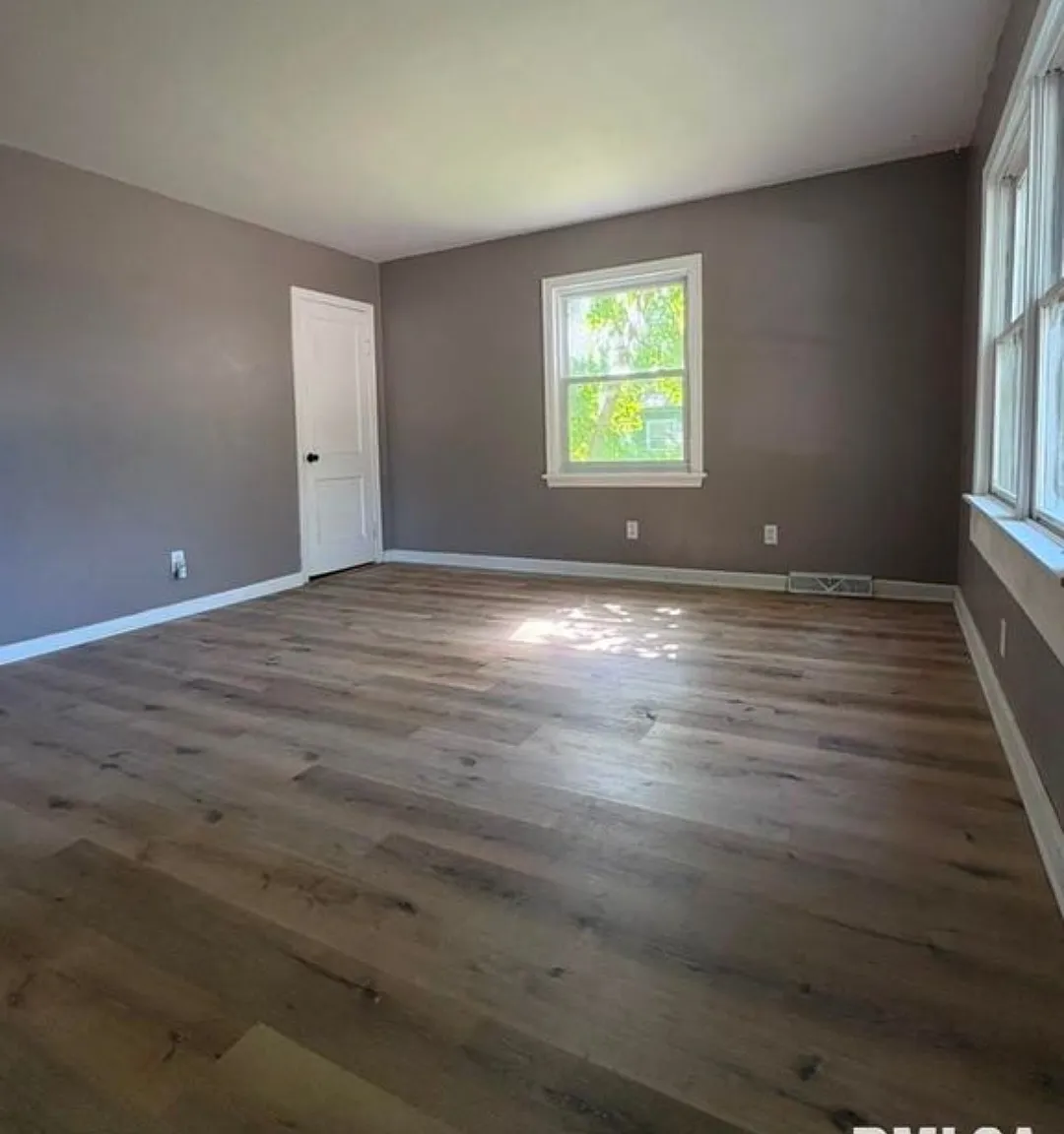 3 bed, 1280 sqft, $1,500 — Photo 2