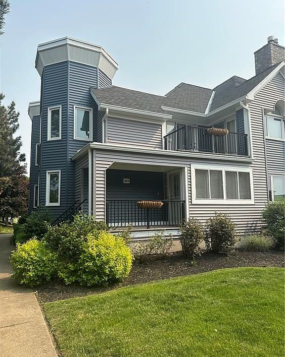 1st image of 303 Lakefront Blvd