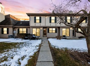 24594 Primrose Ln, Southfield, MI 48033