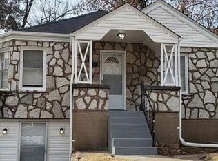 7020 Claremore Dr, Saint Louis, MO 63121