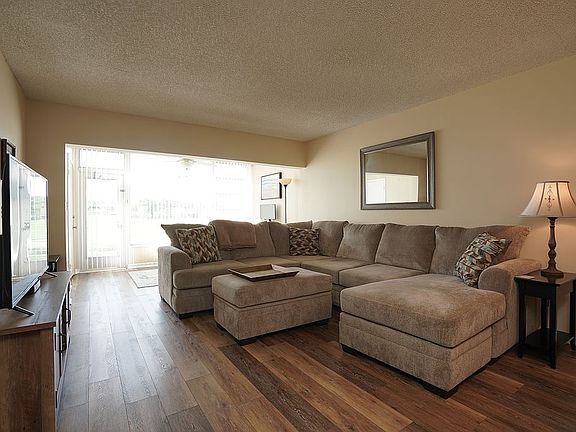 Wood laminate floors