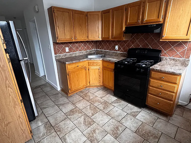 4702 Cottage Ave — Photo 1