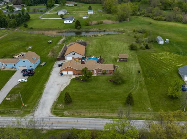 141 W 900 N, Chesterton, IN 46304