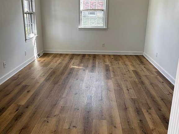 3rd image of 304 Derek Ave
