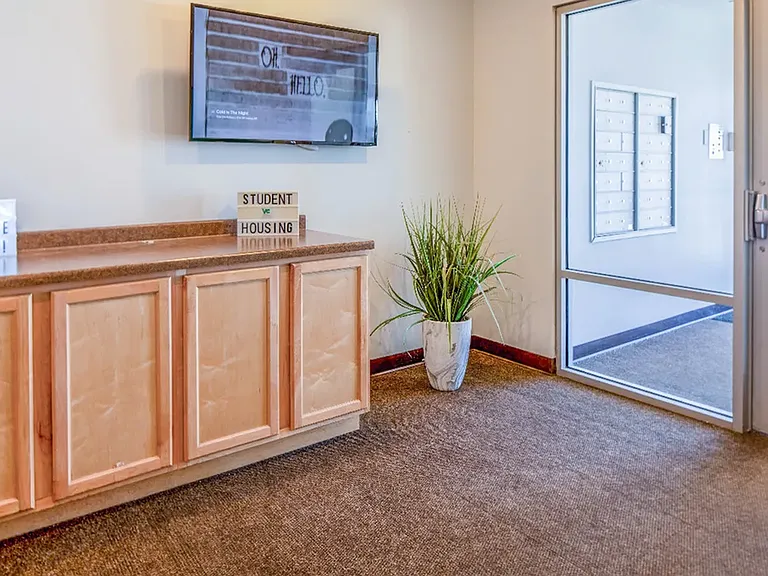 325 Campus Dr #104 — Photo 29