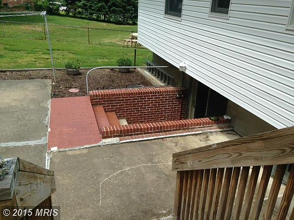 4th image of 14238 Caroline St