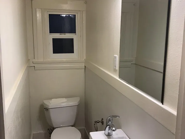 435 Spruce St — Photo 3