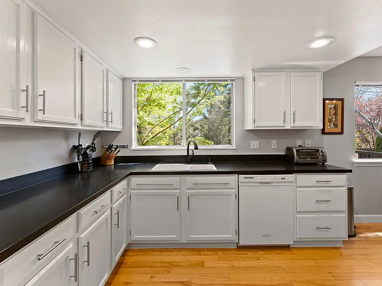 6168 Greenbrook Dr — Photo 5