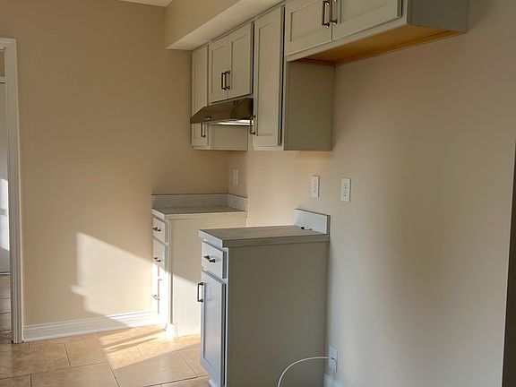 3rd image of 5554 Deerborn Ave