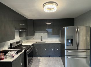 13230 S Saint Lawrence Ave, Chicago, IL 60827