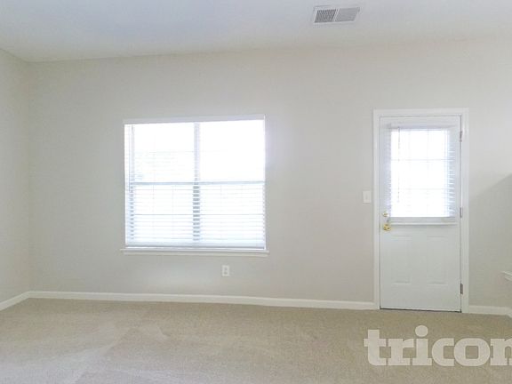 3rd image of 216 Ernestine Way