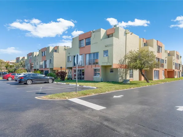 9390 W Flagler St APT 114E, Miami, FL 33174